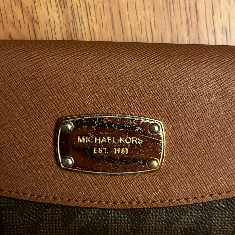 EUC Michael Kors Snap Wallet - Picture 2 of 6